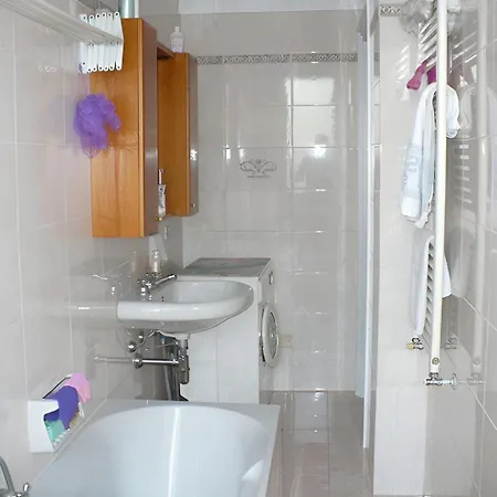 Suzzani House * מילאנו